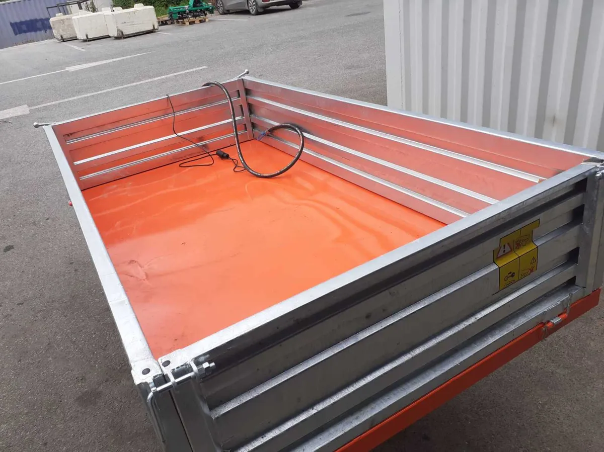 2.5 ton Tractor Tipping Trailer - Image 3