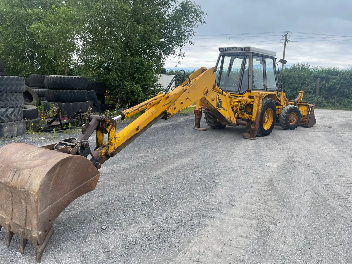 JCB 3CX Digger Loader - Image 1