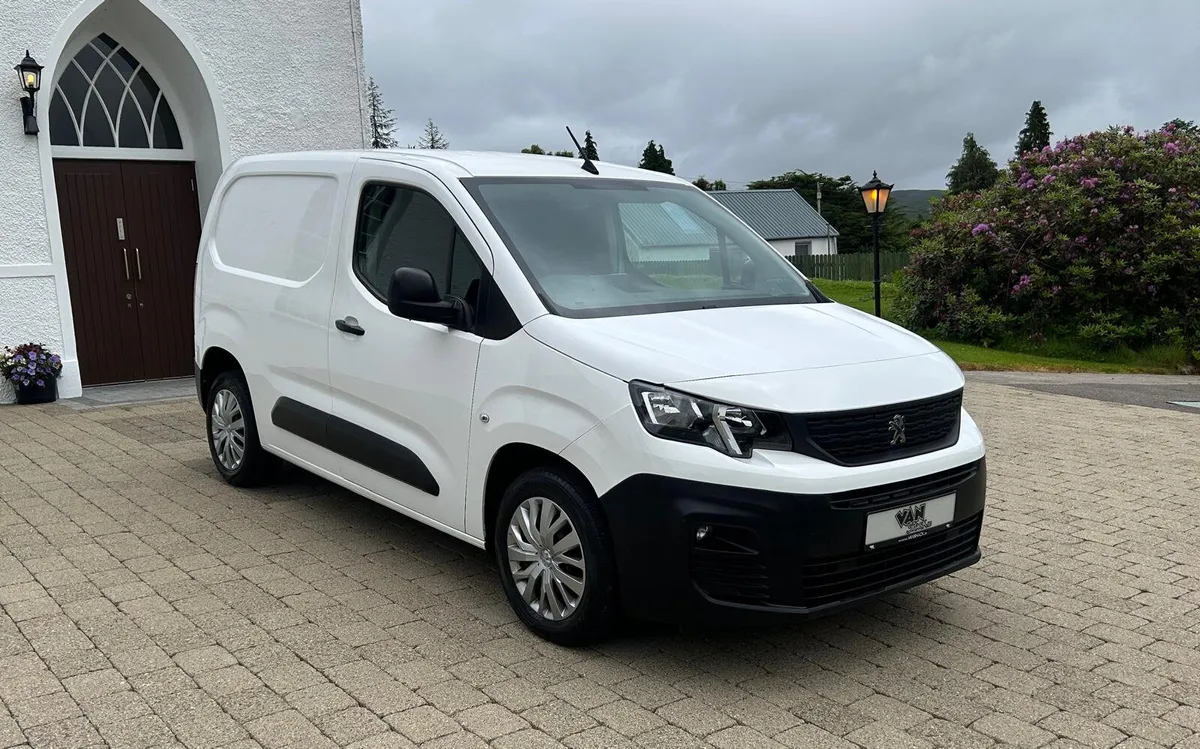 2020 Peugeot Partner Professional 1.5 BlueHDi 100 - Image 1