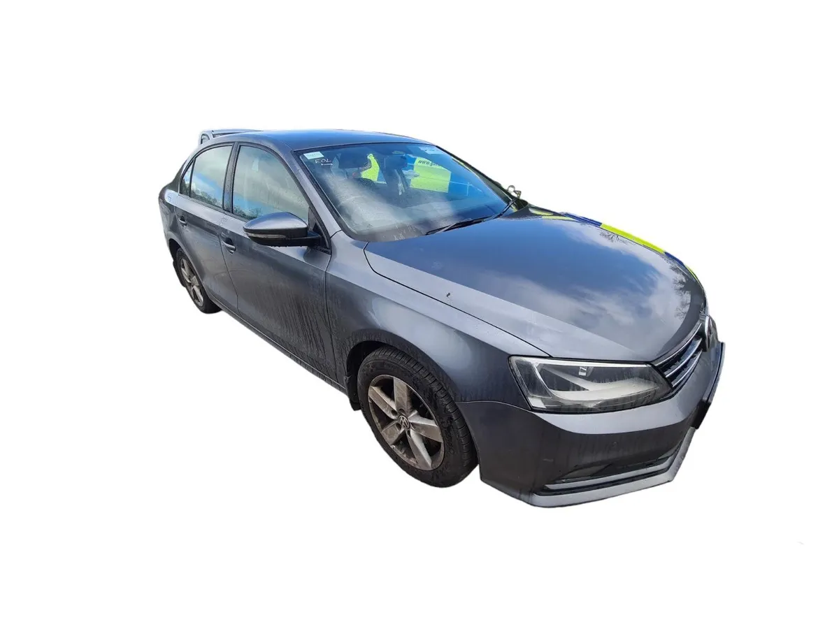 15 VOLKSWAGEN JETTA COMPLETE front end - Image 2