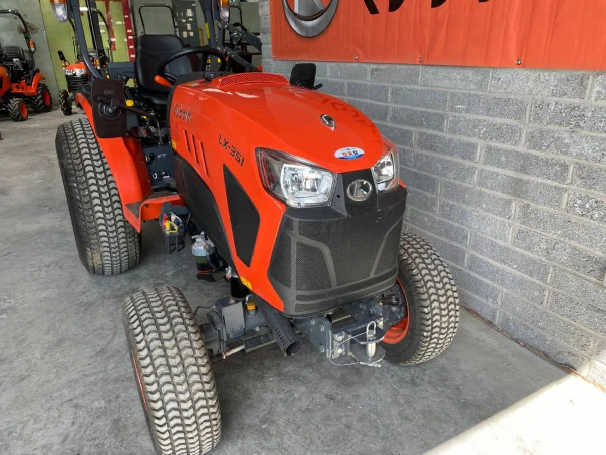 Kubota LX 35HP Garden Tractor - Image 2