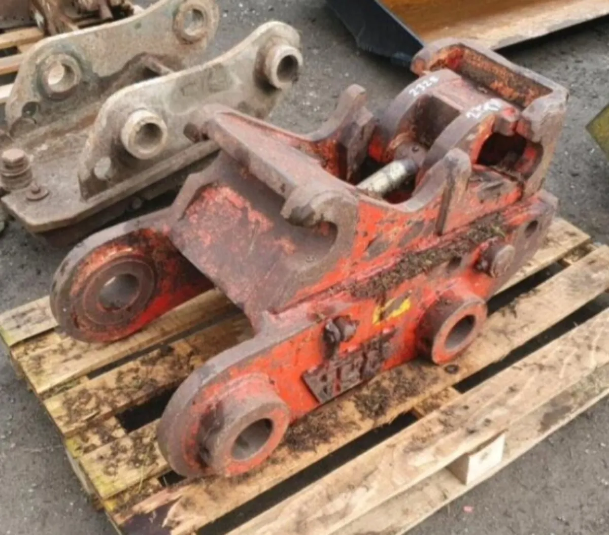 QSA HYD QUICK HITCH (80MM PINS) - Image 1