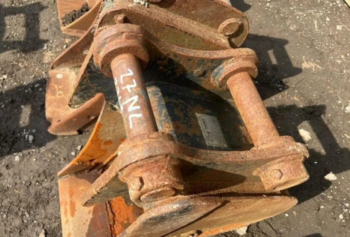 RHINOX 12'' DIGGING BUCKET (45MM PINS) - Image 4