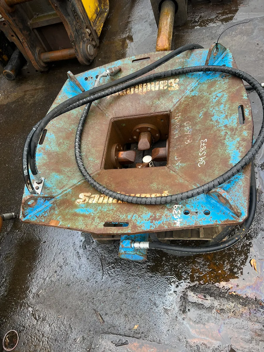 Square Pile Cropper For Sale - Image 1