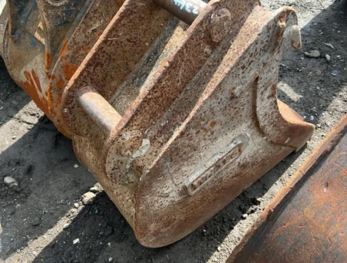 12'' DIGGING BUCKET (45MM PINS) - Image 2