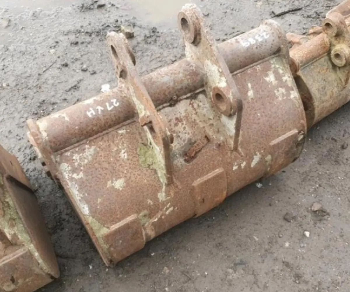 2FT DIGGING BUCKET (35MM PINS) - Image 2