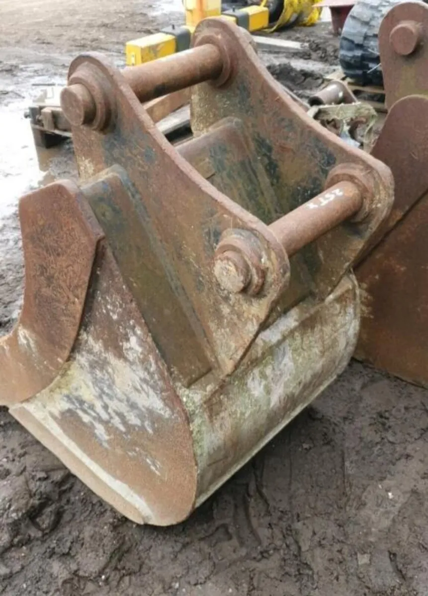 24'' GUMMY BUCKET (65MM PINS) - Image 2