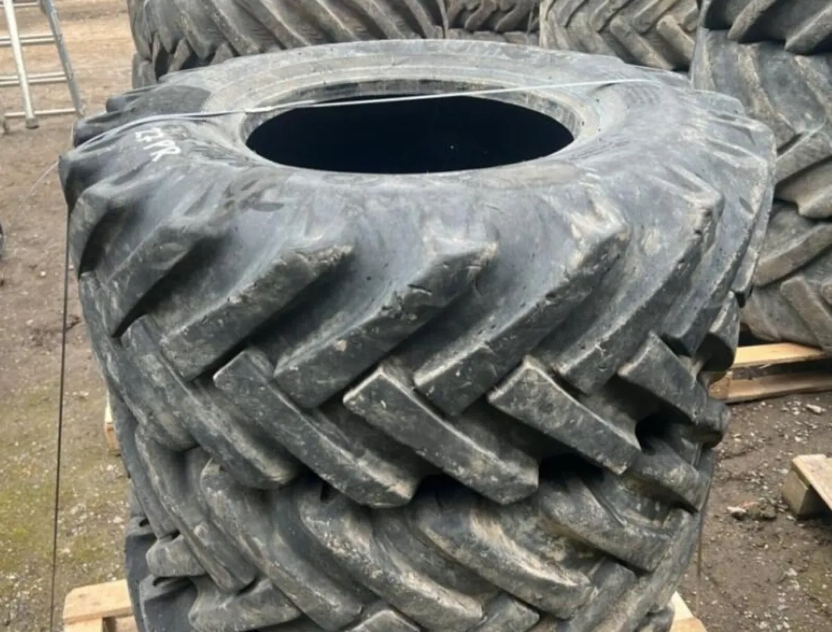 4 STARCO DUMPER TYRES (295 80 15.3) - Image 2