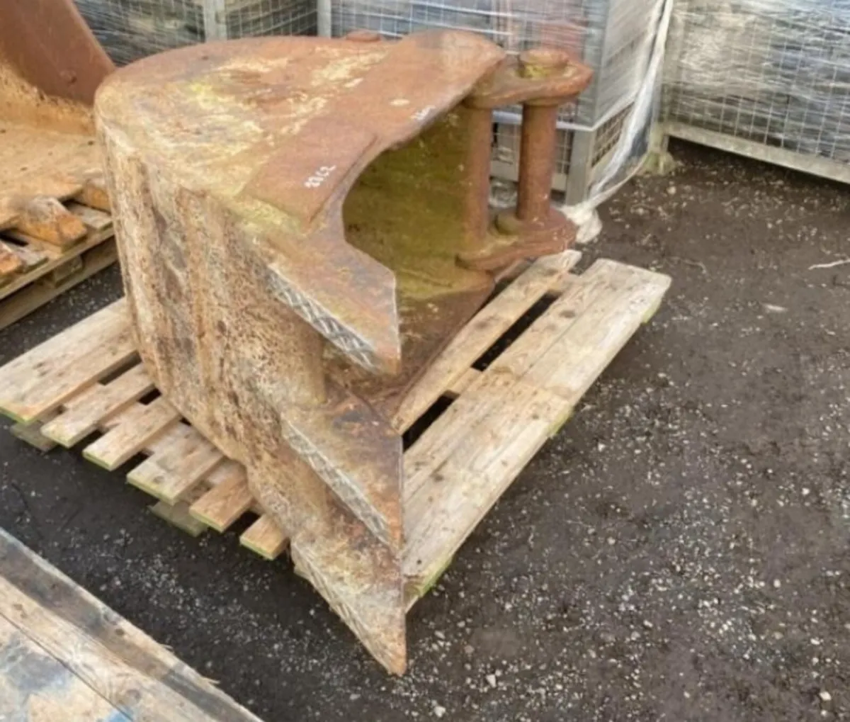 2FT GEITH DIGGING BUCKET (80MM PINS) - Image 3