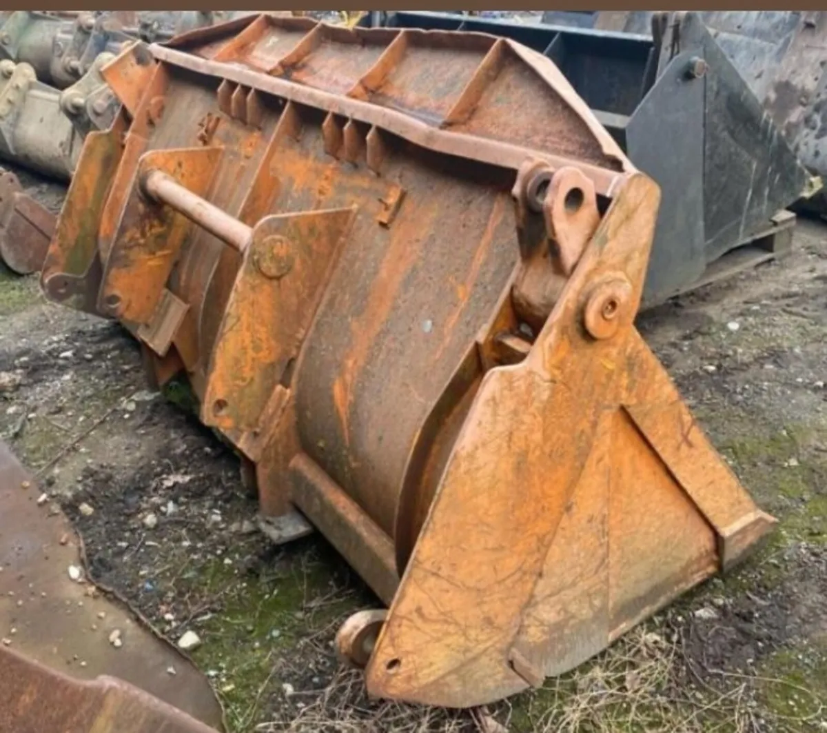 MANITOU TELEHANDLER BUCKET C/W TEETH - Image 3