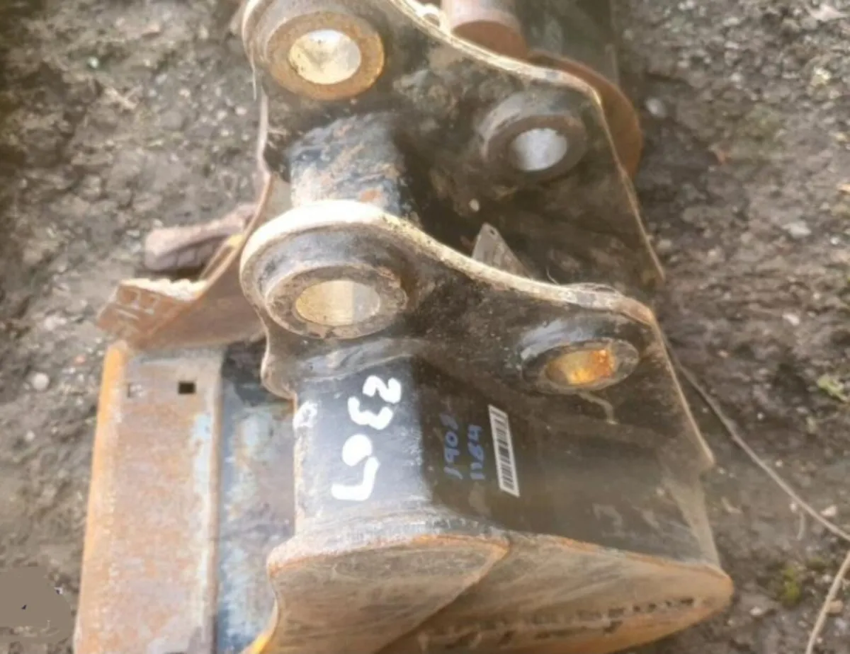 1FT DIGGING BUCKET (25MM PIN) - Image 3