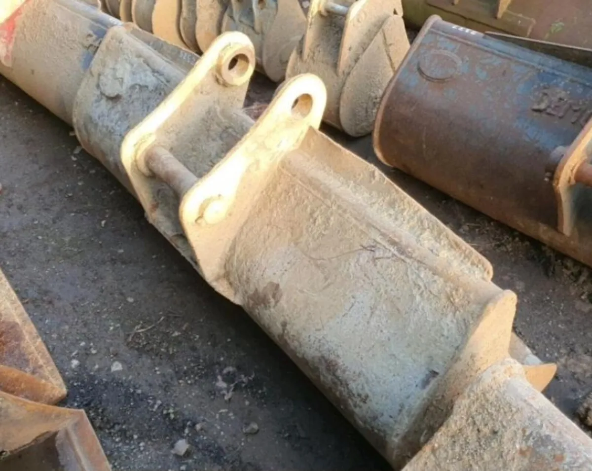 5FT GRADING BUCKET (60MM PINS) - Image 2