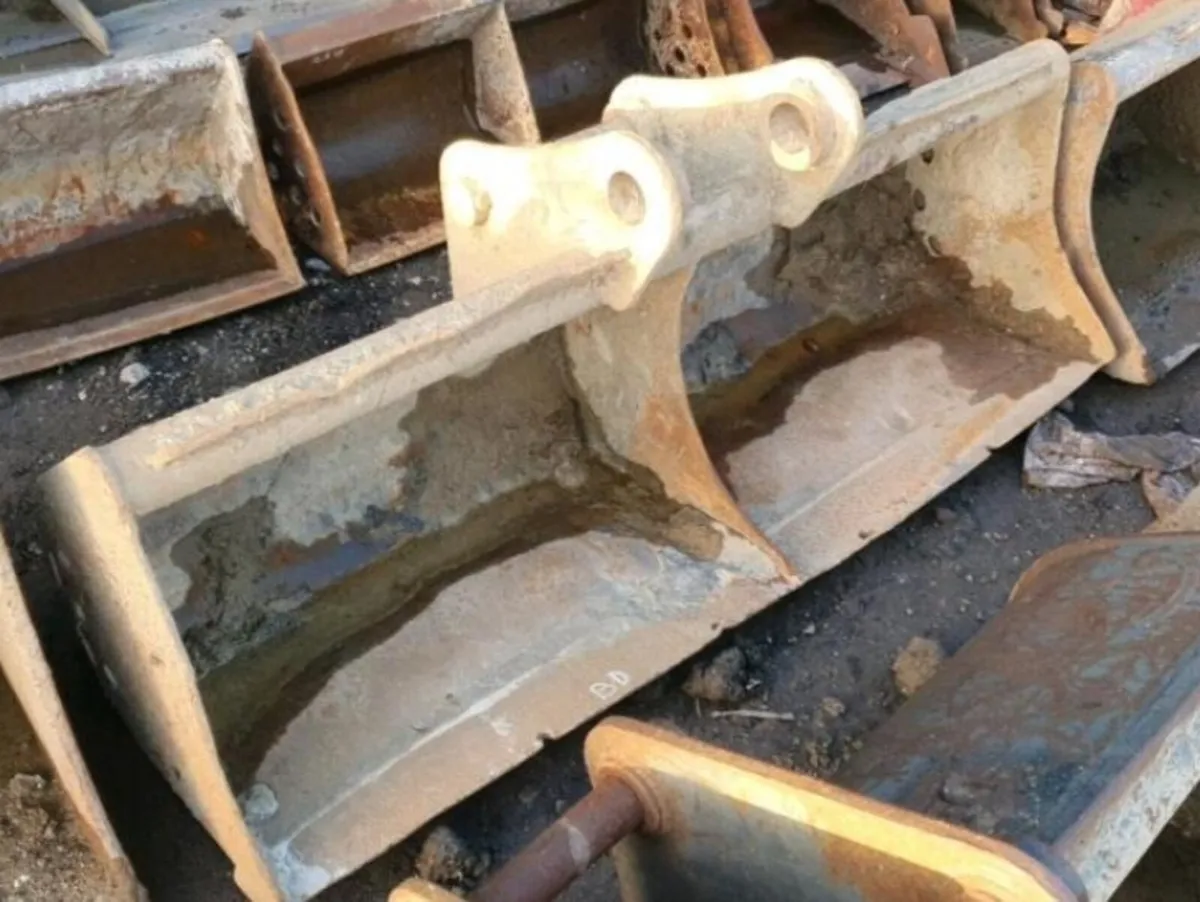 5FT GRADING BUCKET (60MM PINS) - Image 1