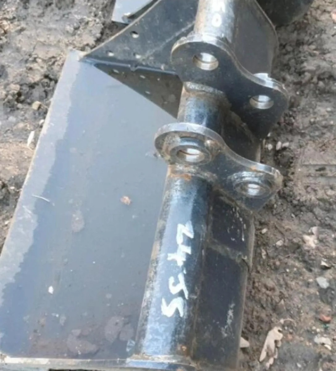 19'' DIGGING BUCKET (25MM PINS) - Image 2