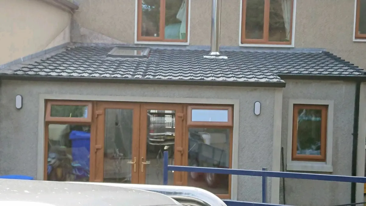 Low pitch roof tiles. - Image 1