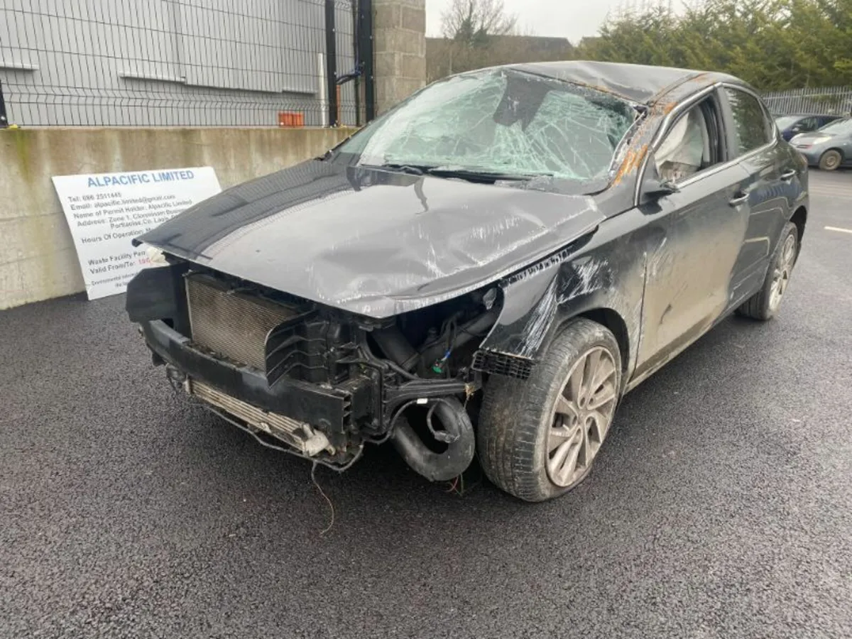 20 HYUNDAI I30 FASTBACK Breaking only - Image 1