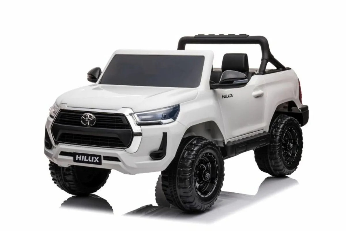 Toyota Hilux 12V Electric Ride On Jeep White - Image 1