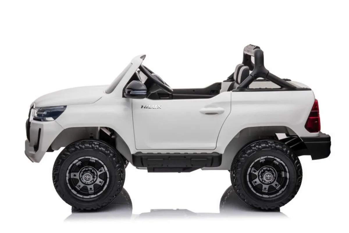 Toyota Hilux 12V Electric Ride On Jeep White - Image 2