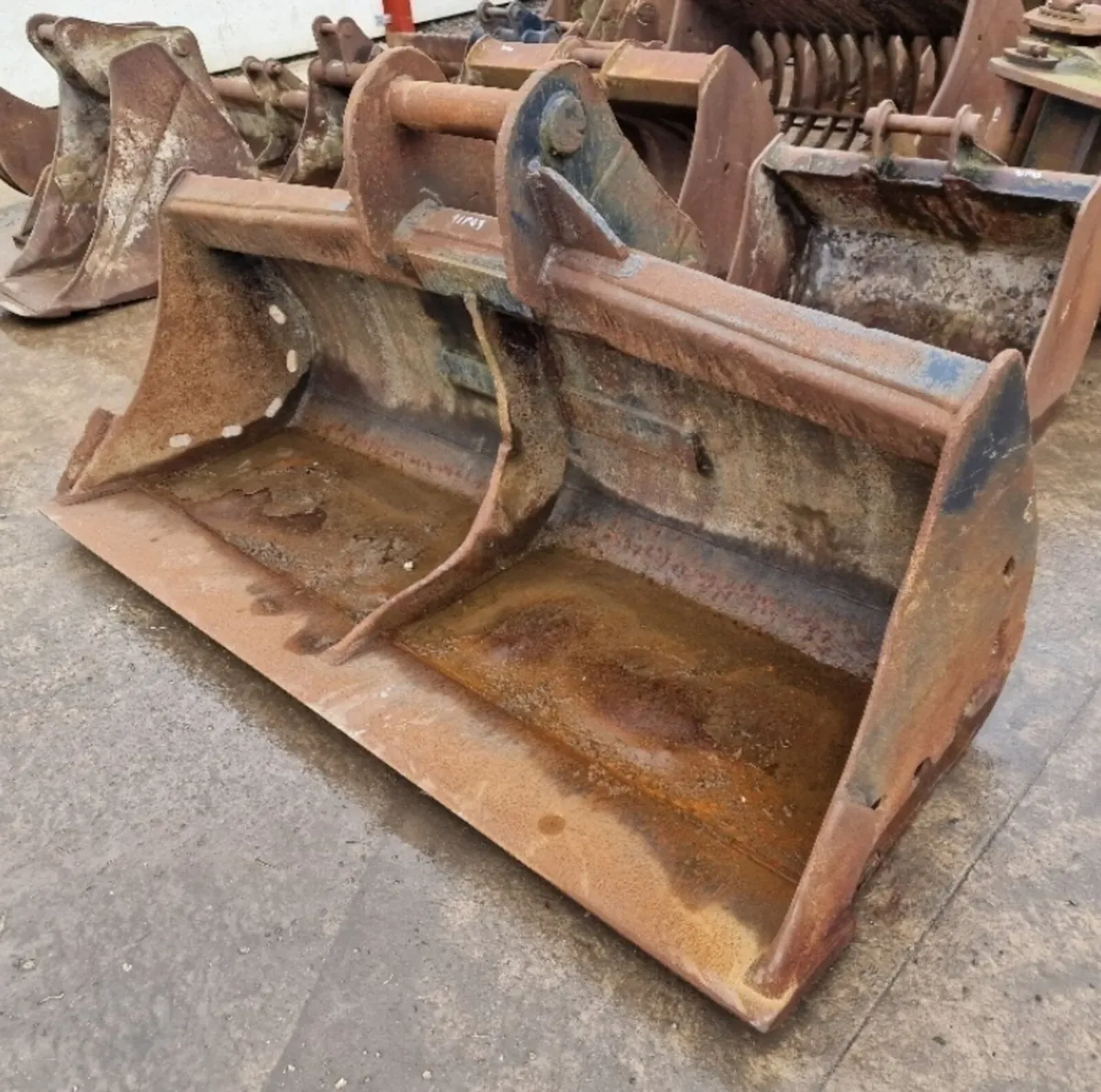 7ft Grading Bucket 90mm Pins - Image 1