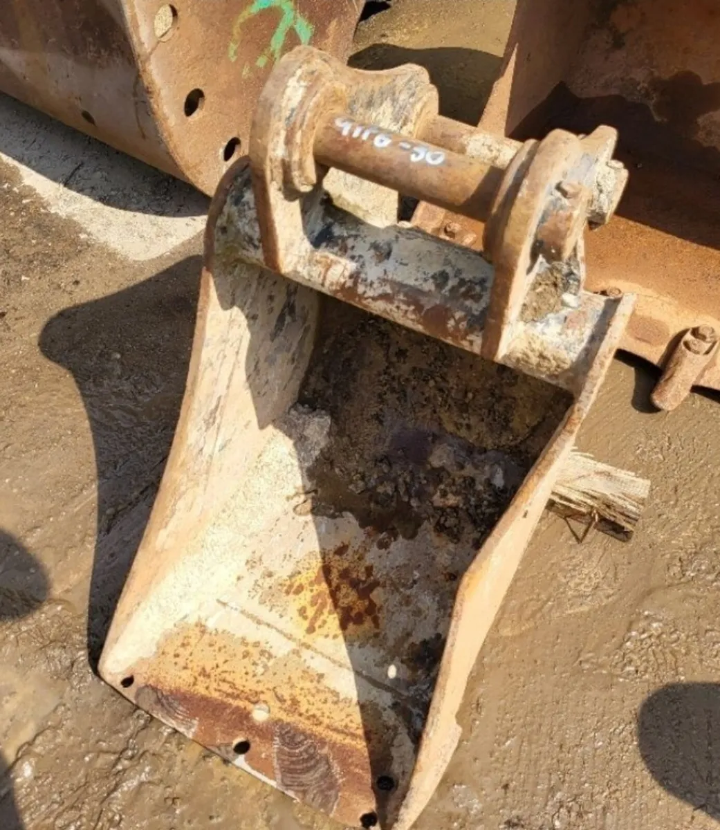 1.5ft Digging Bucket - 45mm Pins - Image 3