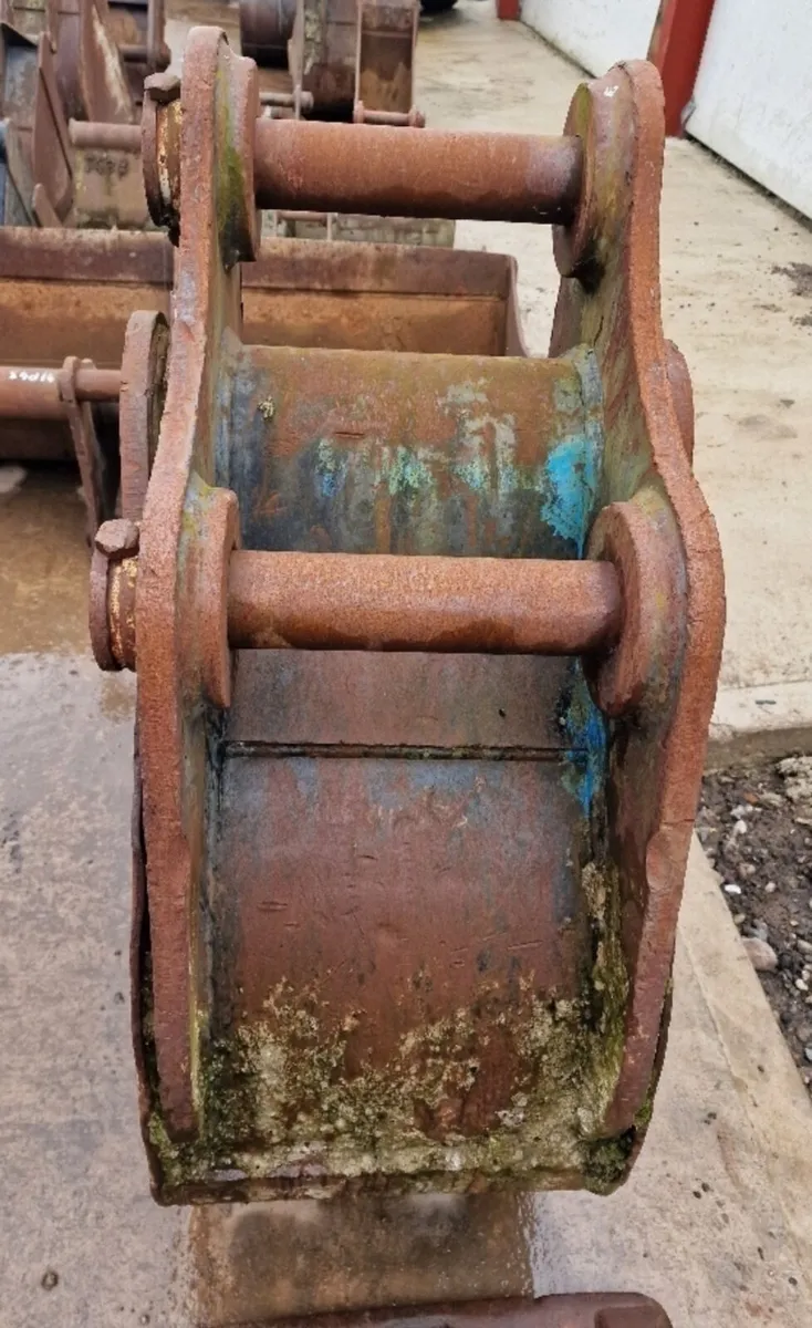 Strickland 2ft Digging Bucket 80mm Pins - Image 4