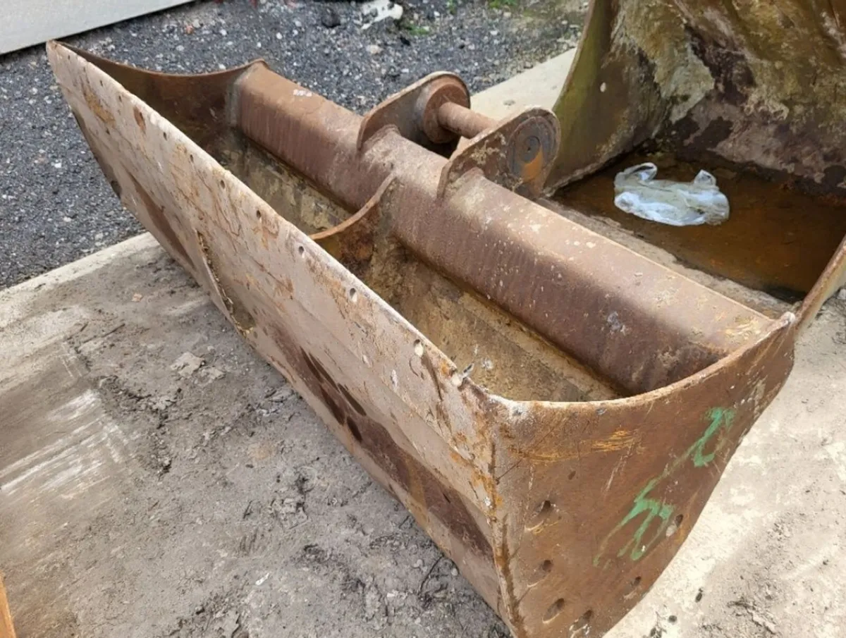 7ft Grading Bucket - 80mm Pins - Image 1