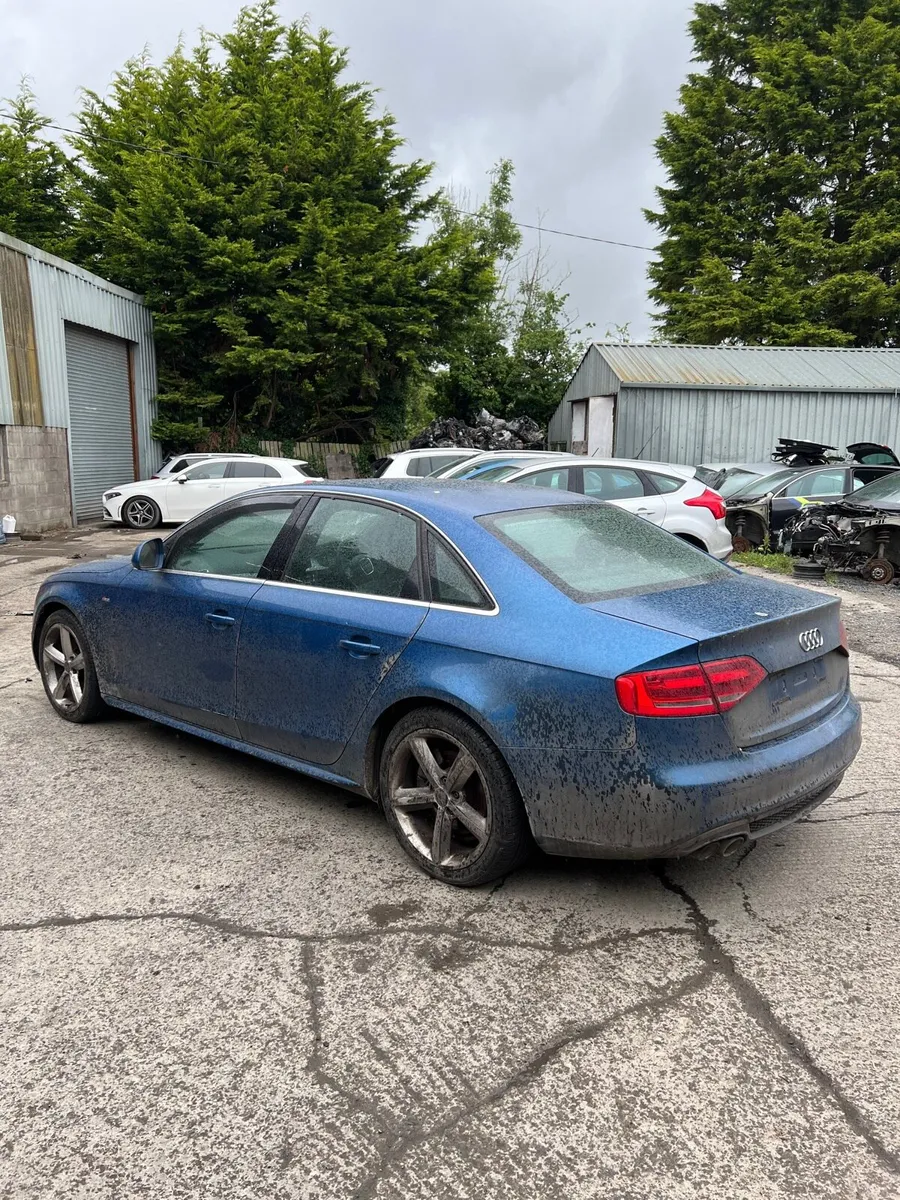 Breaking Audi A4 b8 2.0tdi cagc kxp Lx5u s line - Image 4