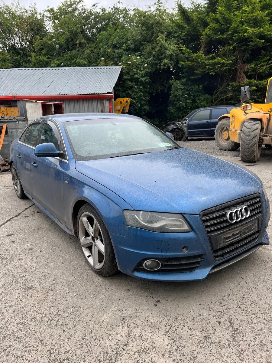 Breaking Audi A4 b8 2.0tdi cagc kxp Lx5u s line - Image 1