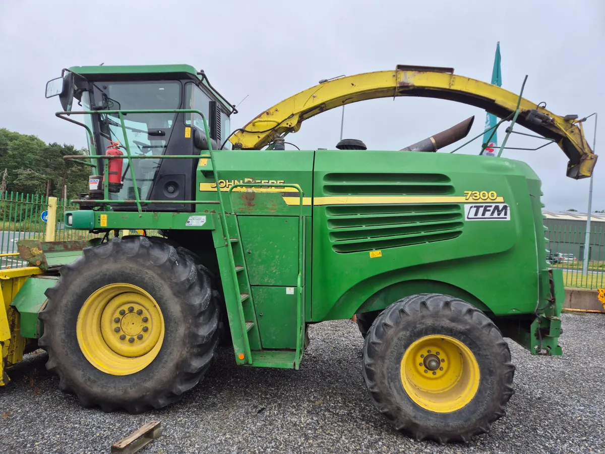 John Deere 7300 2006 - Image 3