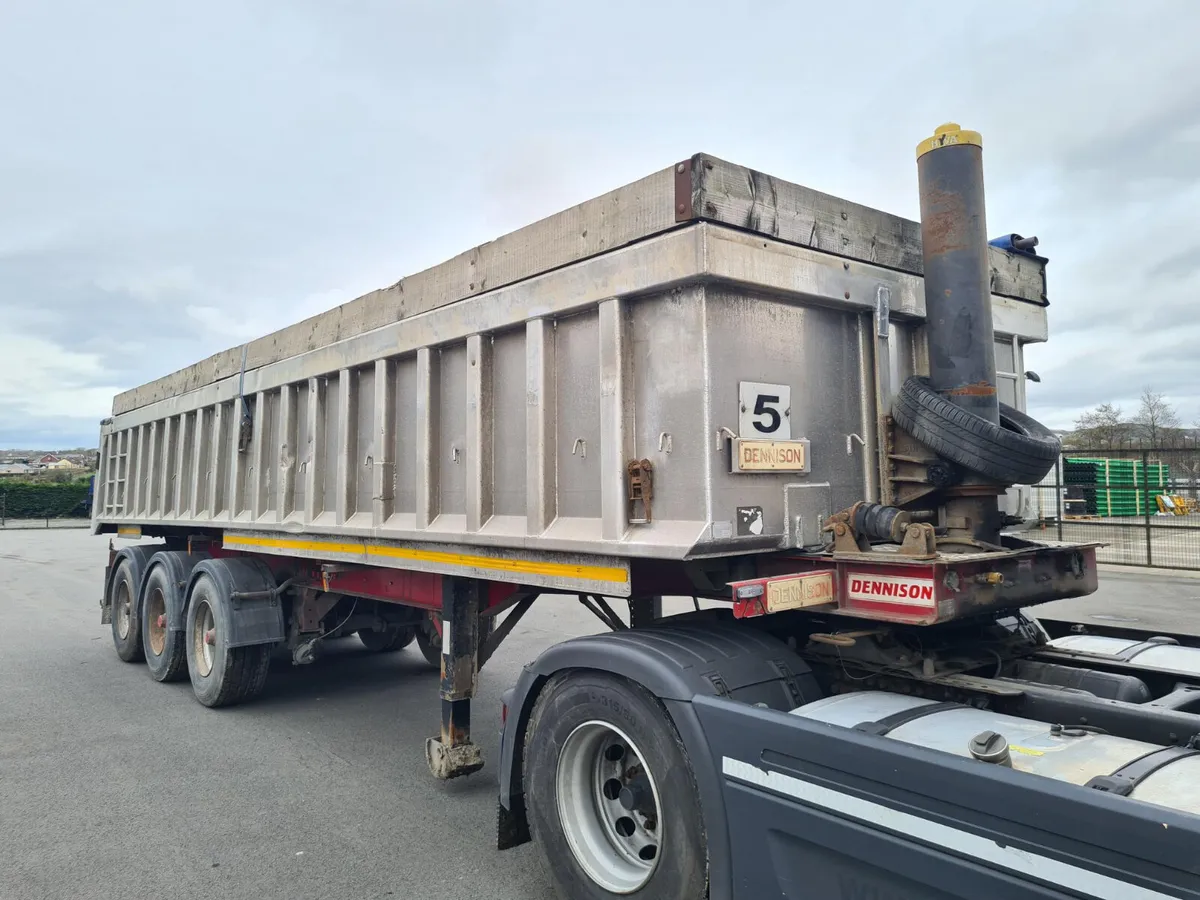 2005 DENNISON Tri Axle Aggregate Tipping Trailer - Image 1