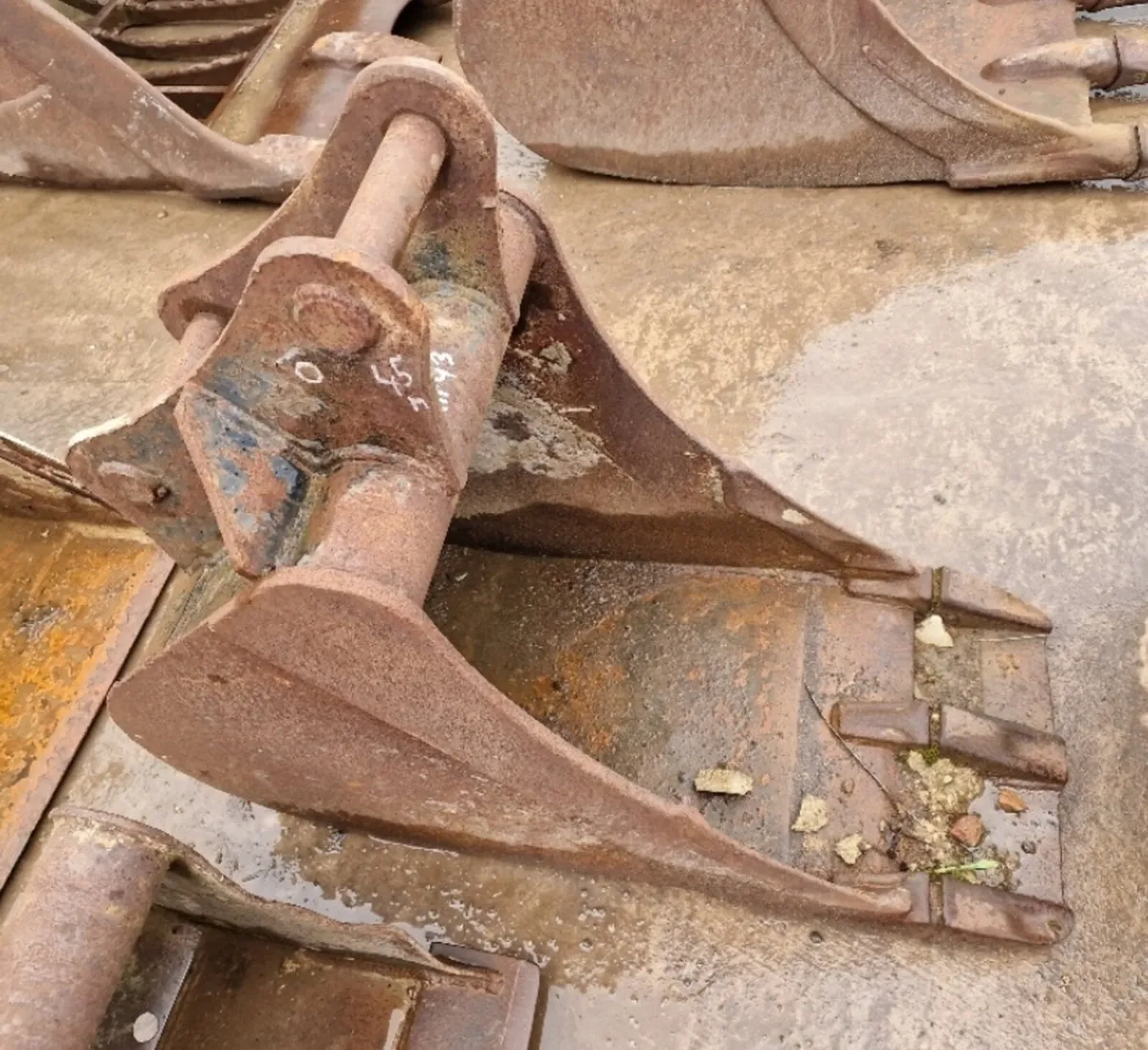 16" Digging Bucket 45mm Pins - Image 2