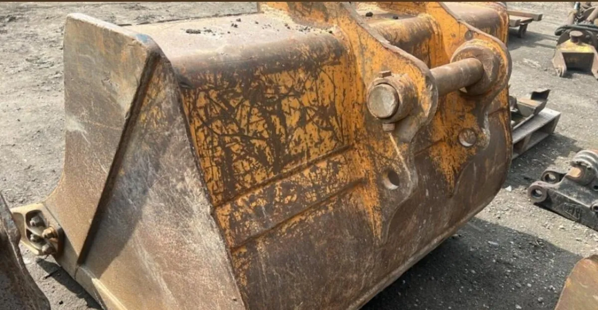 5FT DIGGING BUCKET (70MM PINS) - Image 3