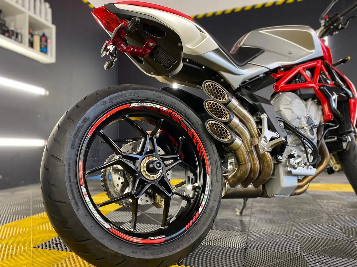 MV Agusta 800 Brutale - Image 3