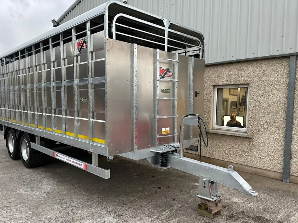 New Hudson 22ft x 8ft Tractor Drawn Cattle Trailer - Image 2