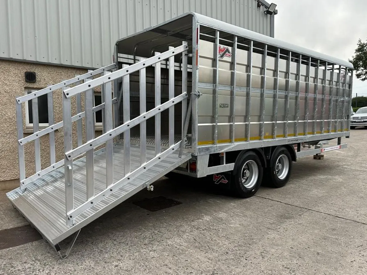 New Hudson 22ft x 8ft Tractor Drawn Cattle Trailer - Image 4