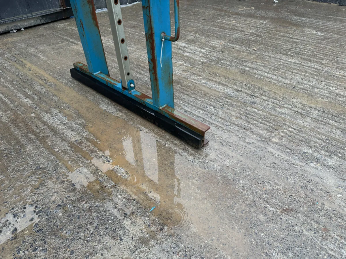 Conquip Block Grab - Image 3