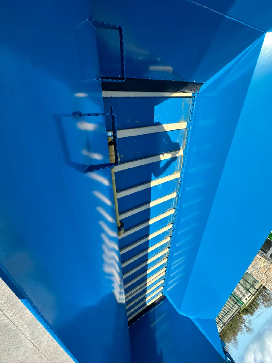 Bunning 150 rear discharge dung spreader - Image 3