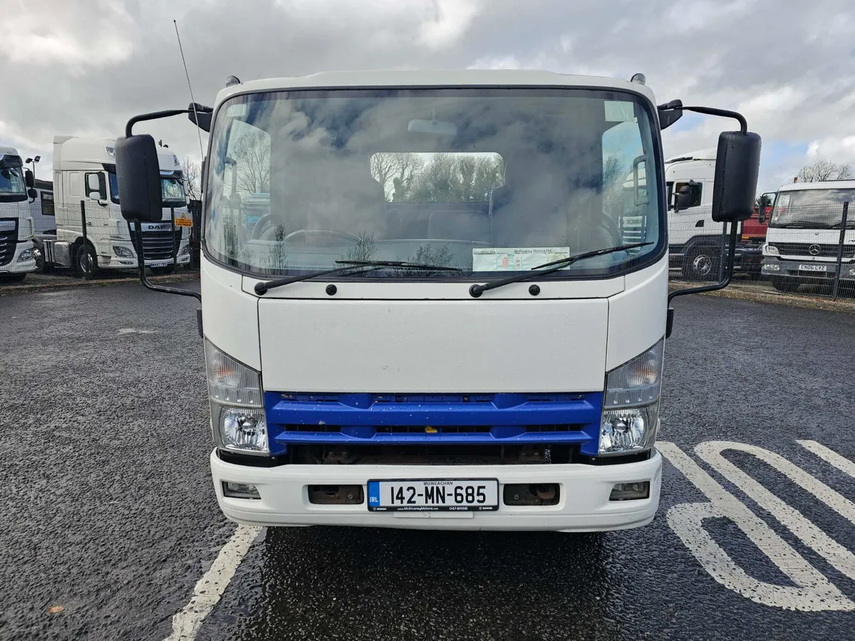 2014 Isuzu 4x2 Chassis Cab - Image 2