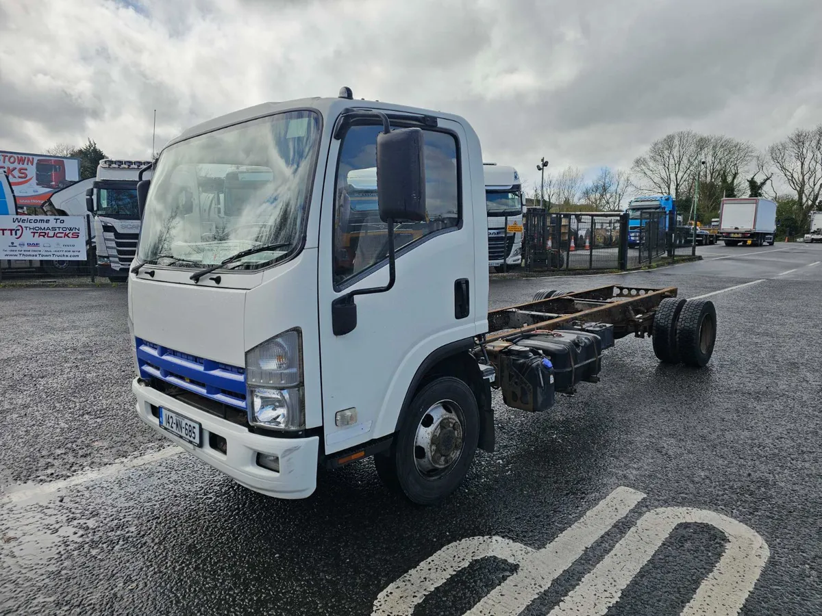 2014 Isuzu 4x2 Chassis Cab - Image 3