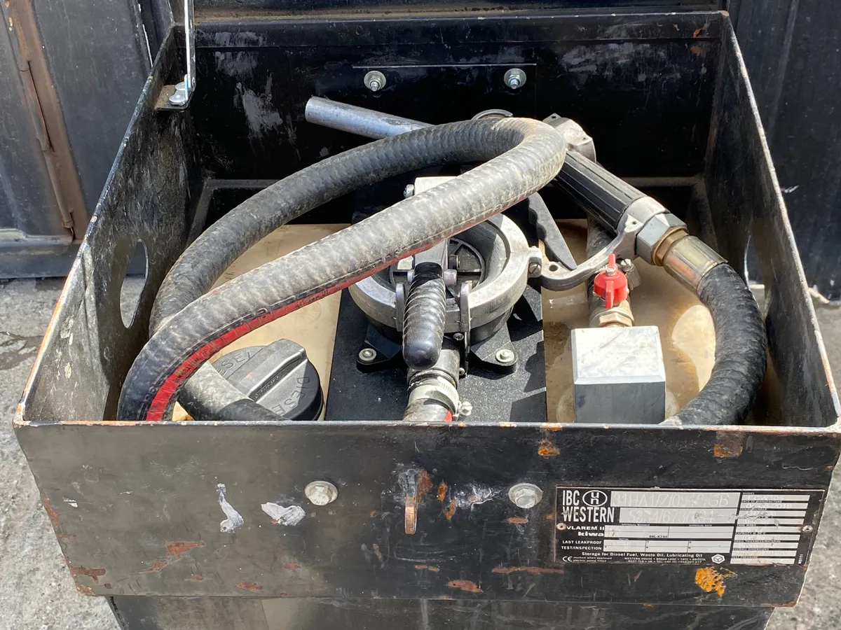 105L Easy Cube Fuel Bowser with Pump - Image 4