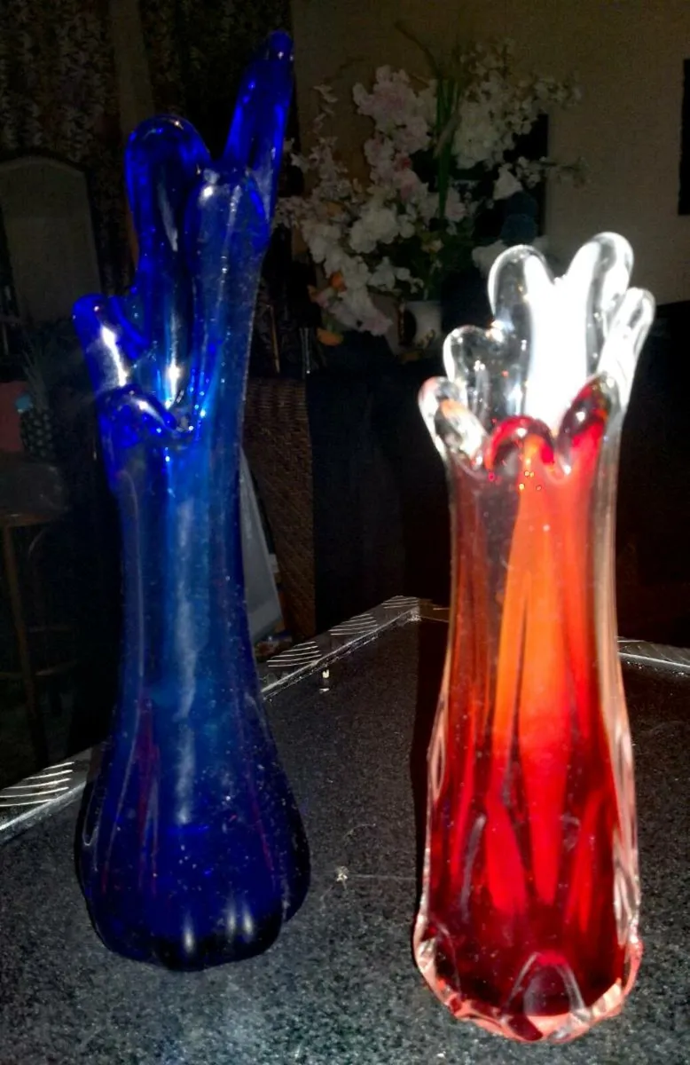 Pair of heavy handblown glass vases - Image 2