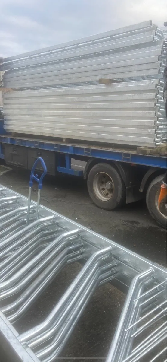 Extendable, gates and feeding barriers - Image 2