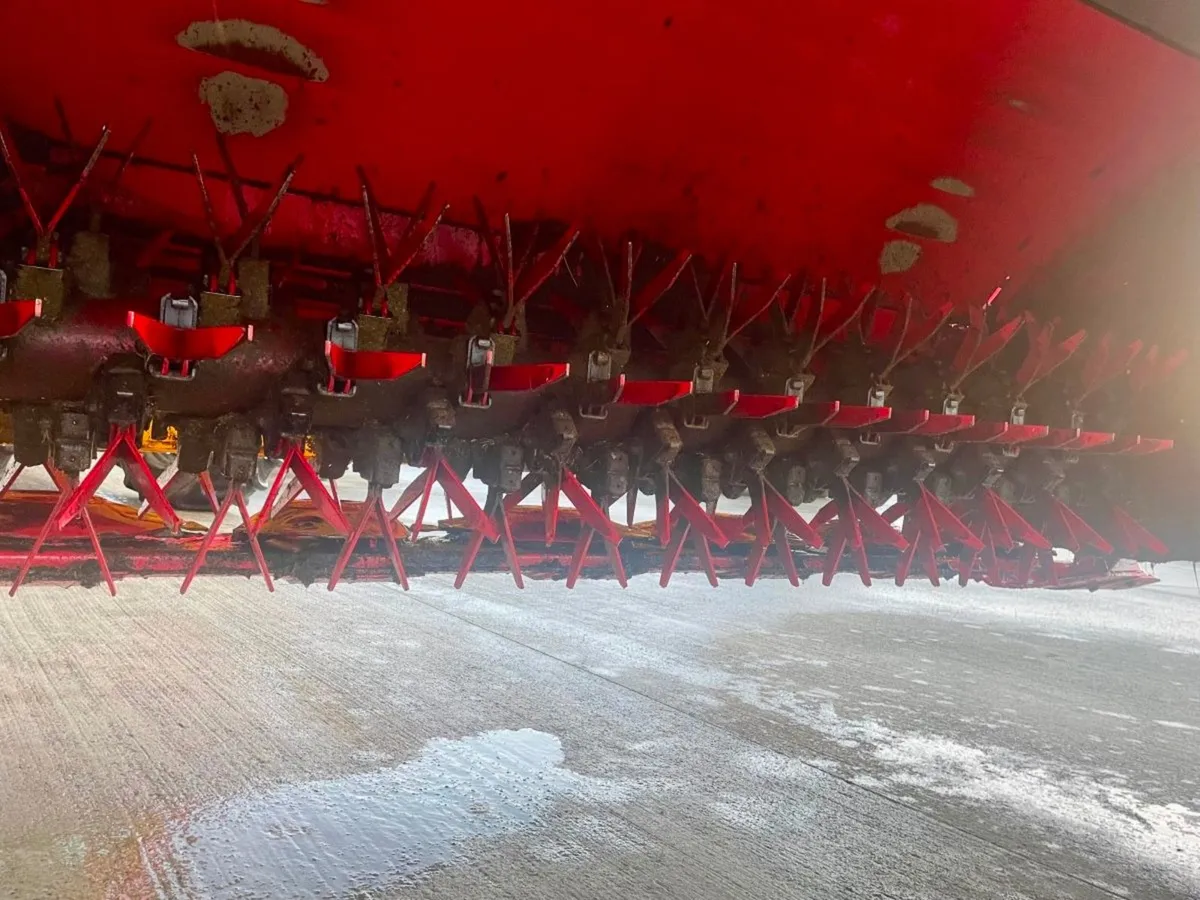 2022 Pottinger Novacat 307T - Image 4