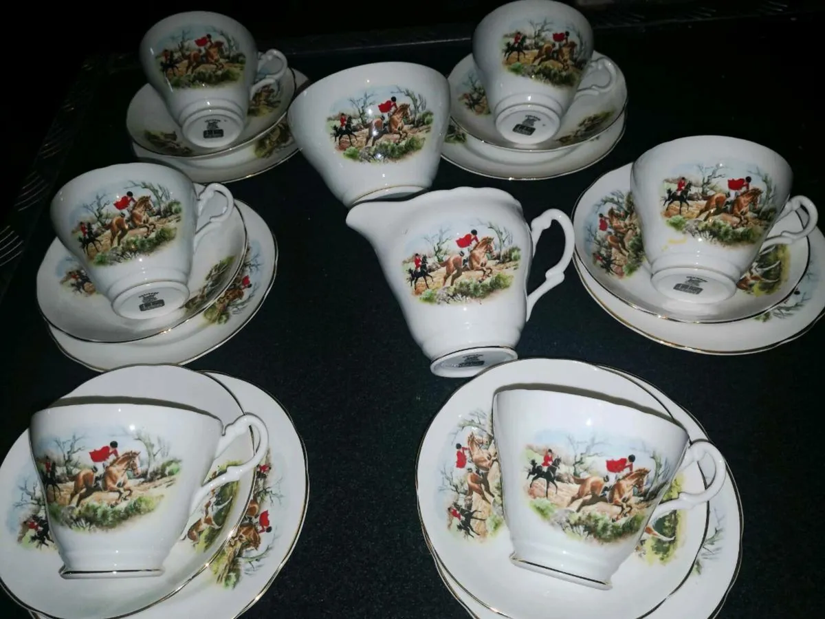 DUNLEVY heritage hunting Irish teaset with horses - Image 2
