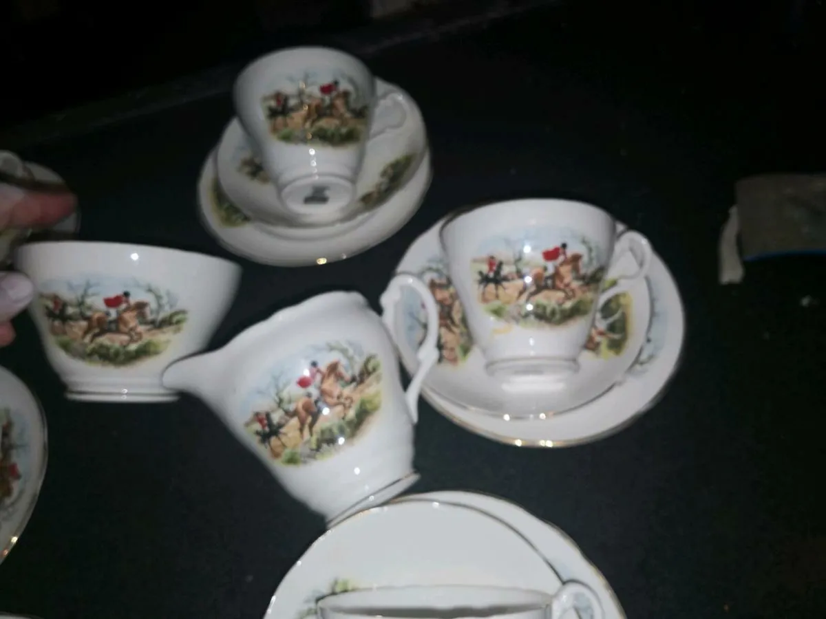 DUNLEVY heritage hunting Irish teaset with horses - Image 3