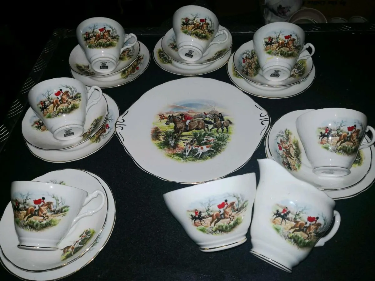 DUNLEVY heritage hunting Irish teaset with horses - Image 1