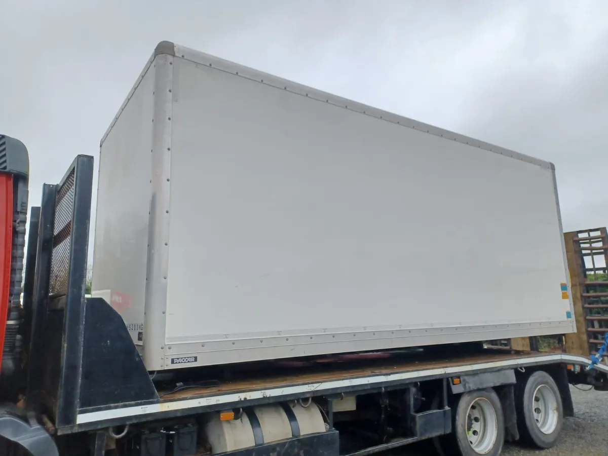 2021 DAF 7.5 Ton 20ft GRP BOX. - Image 2