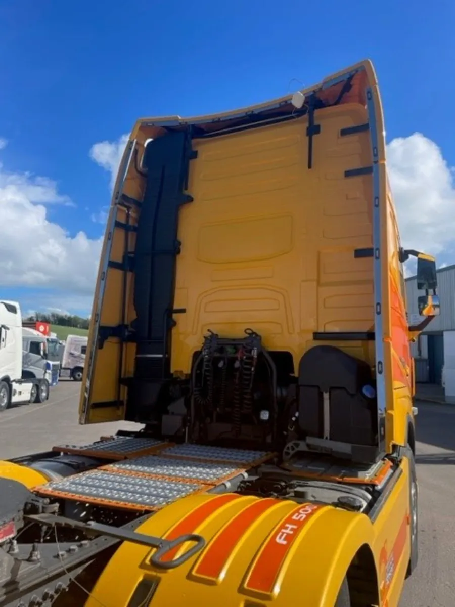 201 Volvo FH 500 6x2 Tractor Unit - Image 3