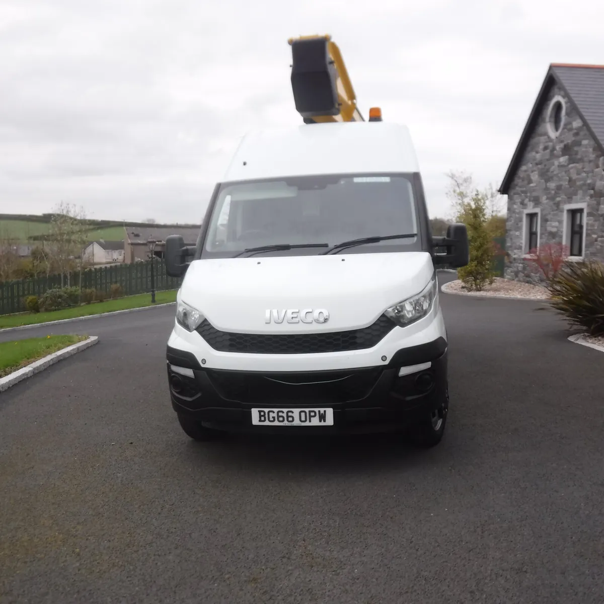 Iveco Daily 2016 Cherrypicker Versalift ETM38-F - Image 2