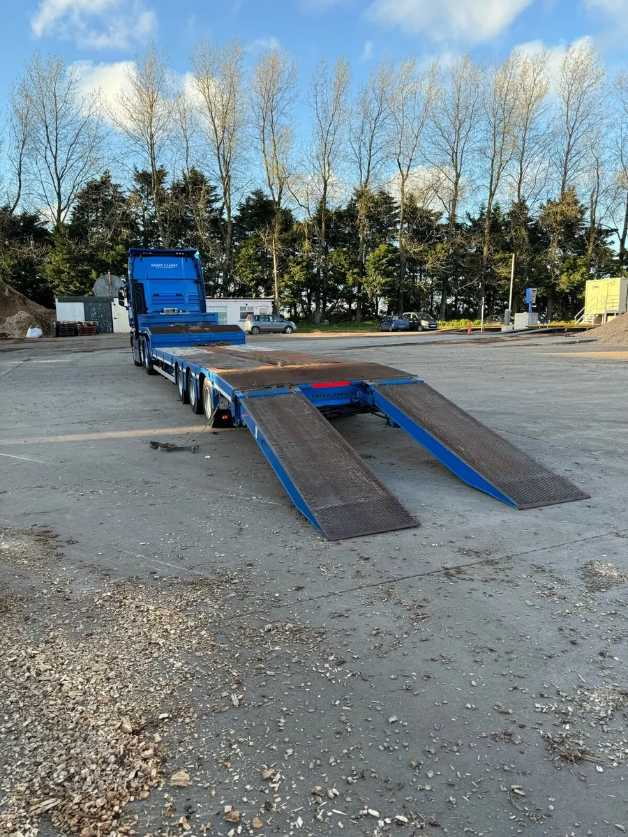 Low loader haulage transport - Image 3